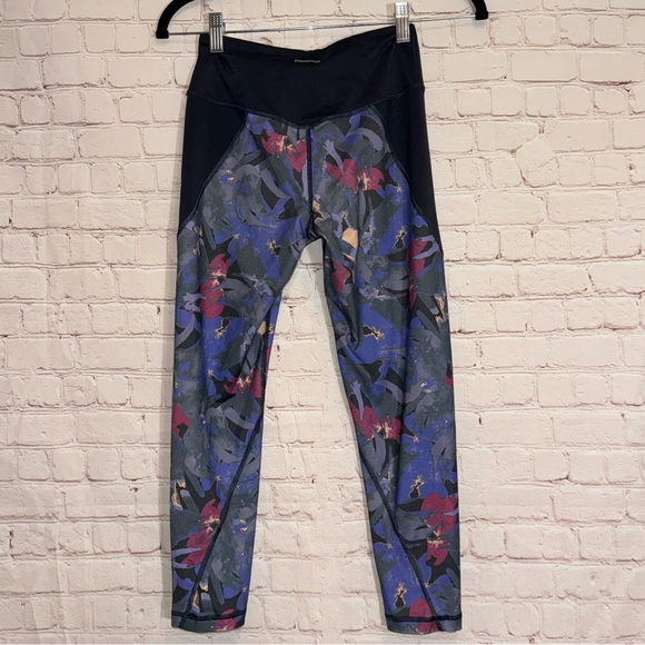 PATAGONIA Centered Crop Leggings, Size XS - Picture 8 of 11